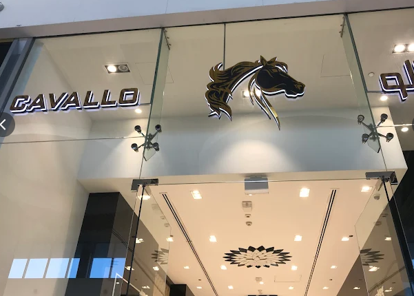 Cavallo Landmark کافالو لندمارك